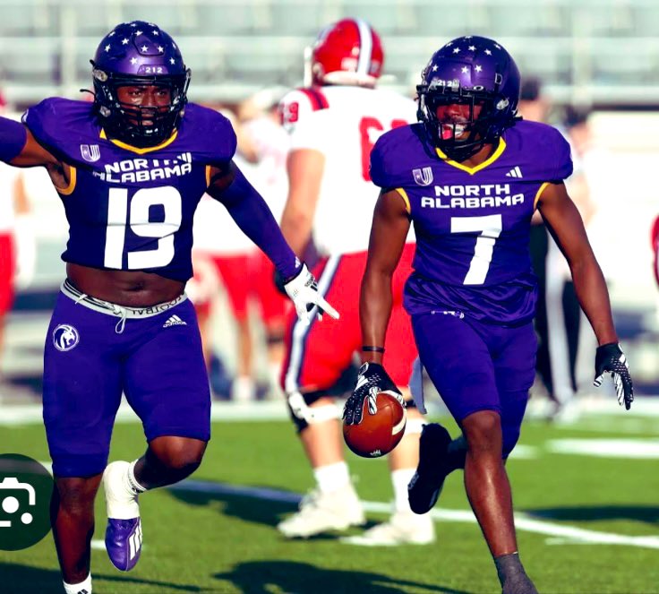 Darrell45851553's tweet image. Beyond blessed to receive my first D1 offer from the university of North Alabama 🏈
@UNAFootball @PrattvilleFB @CoachEBrownIV @bobbycarr11