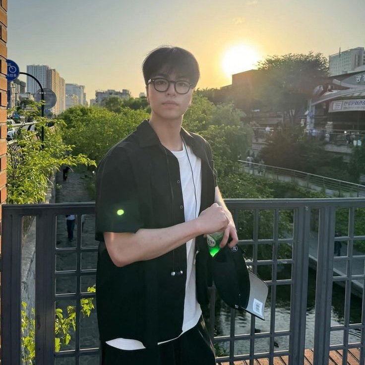 iKONIC ENTERTAINMENT tweet media