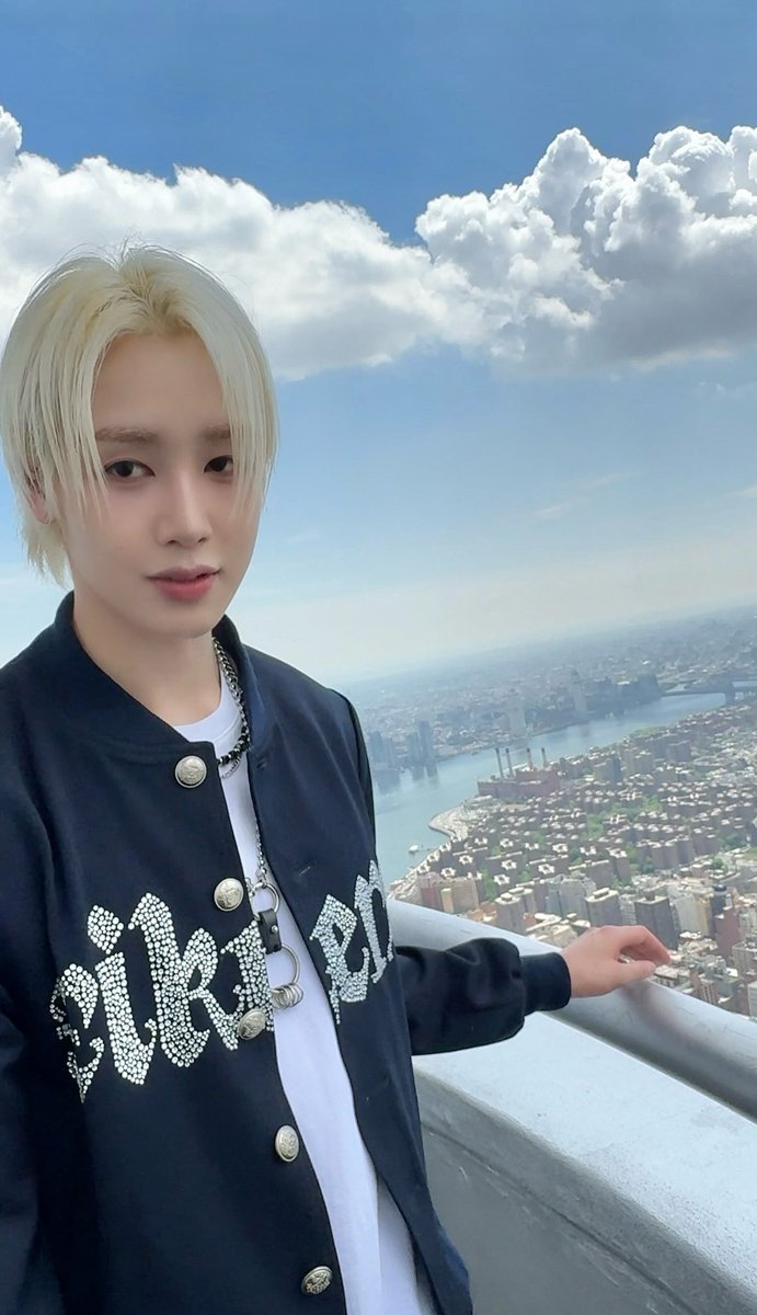woosanric's tweet photo. THIS IS LITERALLY TAKING ME OUT HES SO ME 😭😭😭😭 https://t.co/lj8uC3kMAU