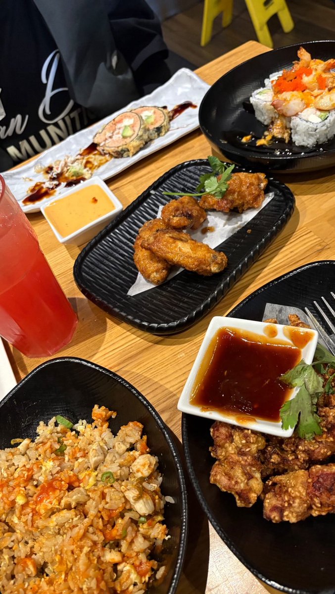 Aintyoumalcom tweet media