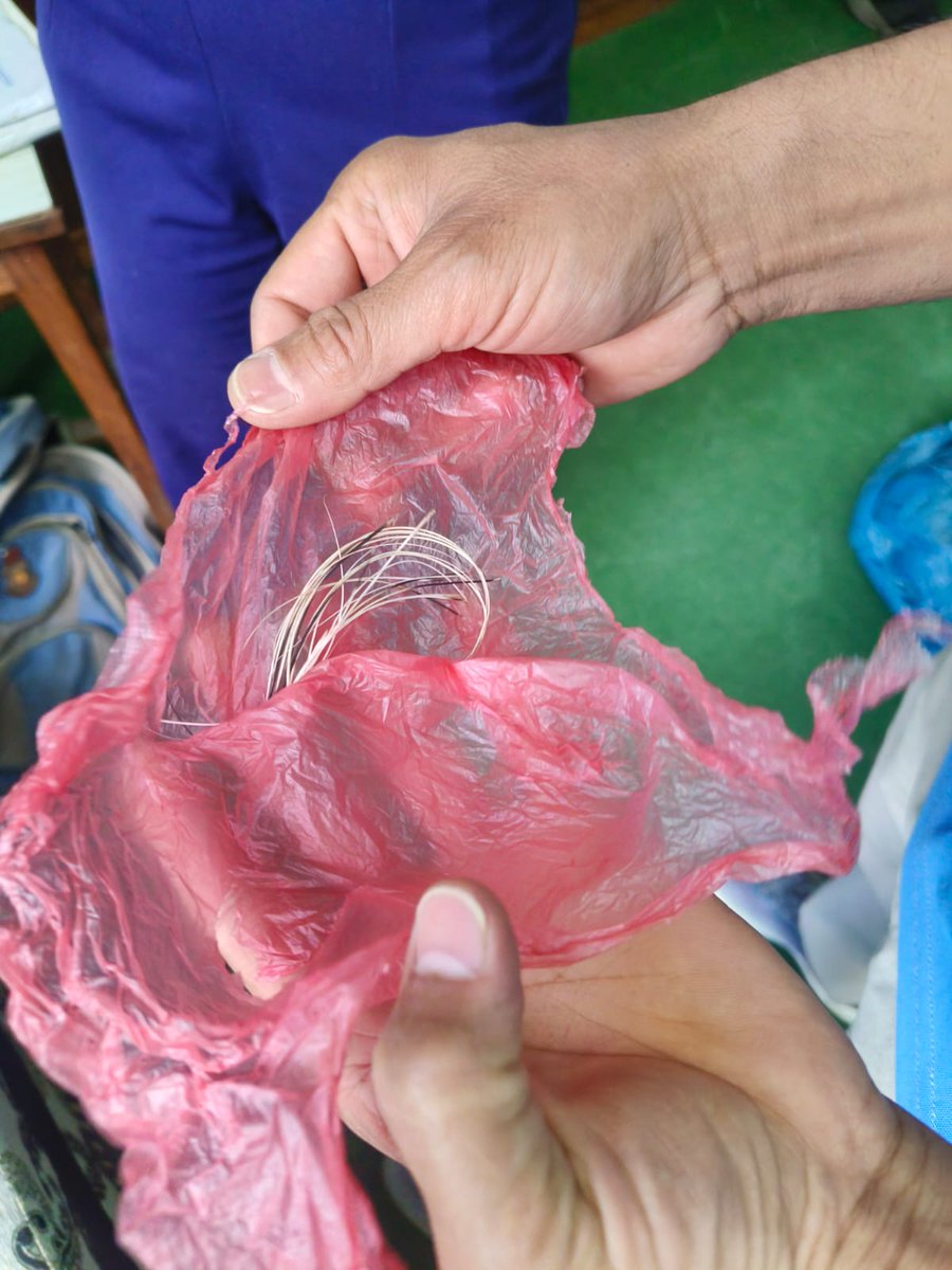 SAWENsec's tweet image. 🔍#WildlifeSeizureContinues
A team from the Central Investigation Bureau (CIB) of Nepal Police has arrested an individual found in illegal possession of #leopard_skin,#teeth, #whiskers, and #nails. The seizure took place in Kavrepalanchok, Nepal.