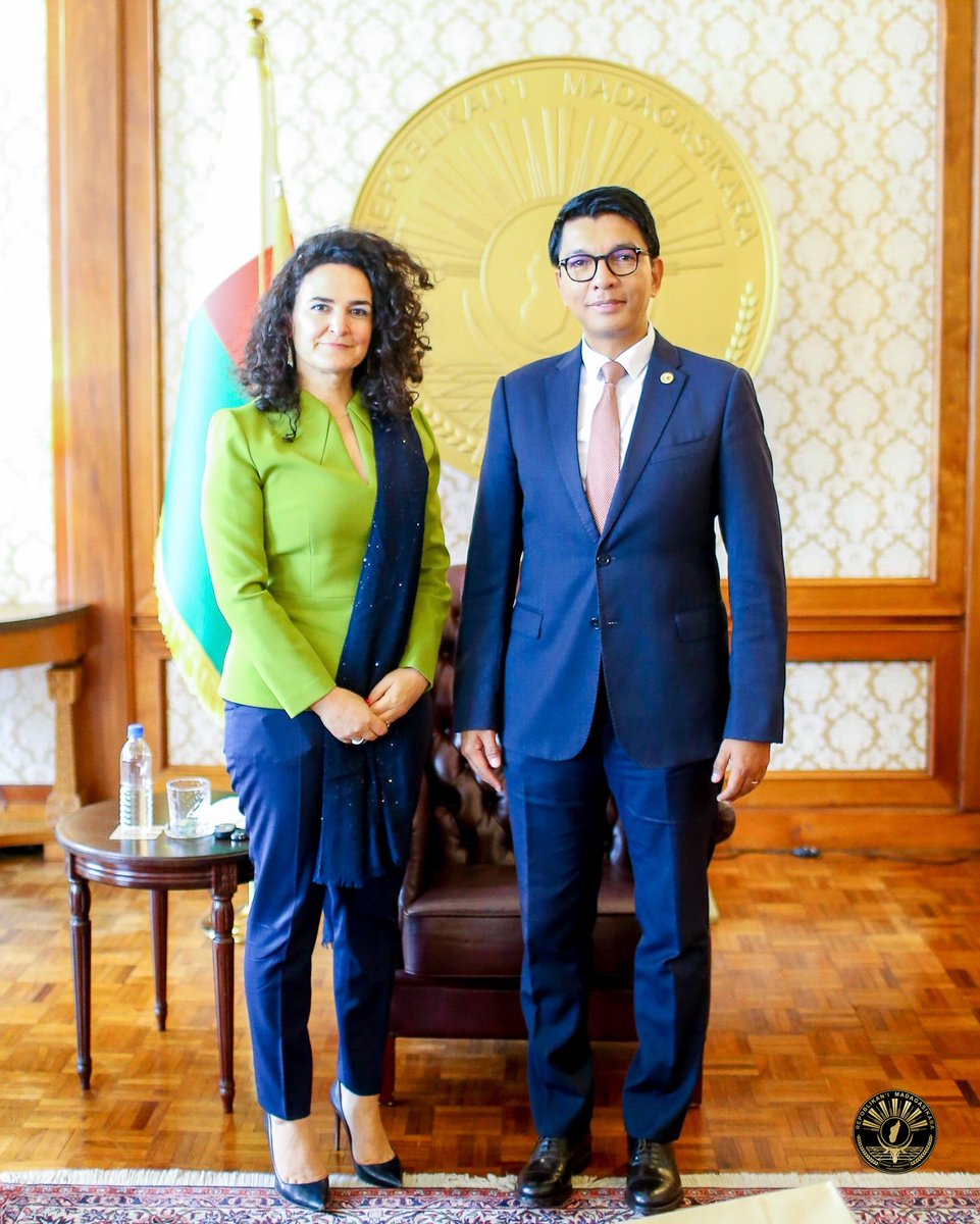 MafaldaDuarte's tweet image. Pleased to meet President @SE_Rajoelina and discuss how @theGCF partnerships — including with @ConservationOrg — can further support Madagascar’s climate goals.
Together we're working to protect agricultural livelihoods, scale up clean energy, and build lasting resilience.