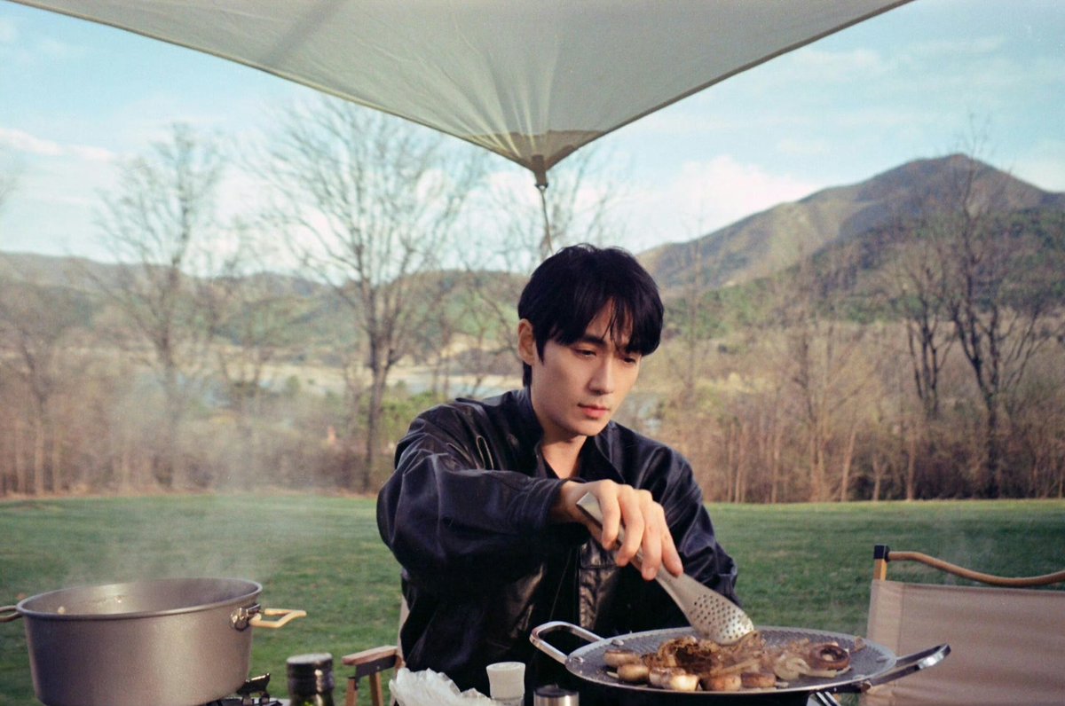 May 9 XHS: “That’s right! It’s the great Zhu Yilong! May! Photo dump of Zhu Yilong’s film photos”

#ZhuYilong #朱一龙 #朱一龍