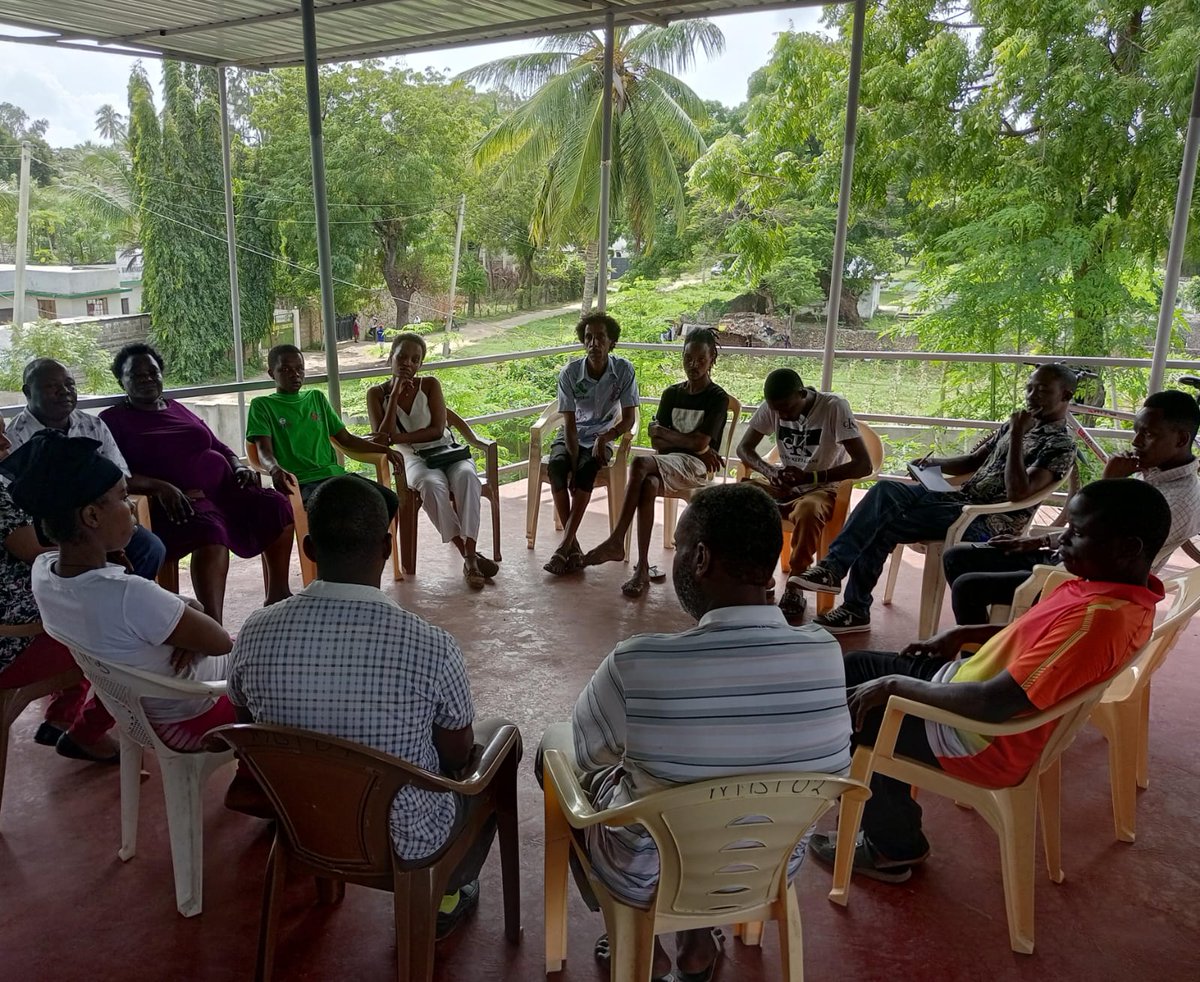 TBChampions_ke's tweet photo. Kilifi County TB Champion Ian Okoth participated in an important roundtable at Malindi Sub-County Hospital facilitated by Malindi Desire Initiative, providing a platform to discuss effective TB & HIV strategies. #HealthDialogue #YesWeCanEndTB https://t.co/fjgNIcCAkQ