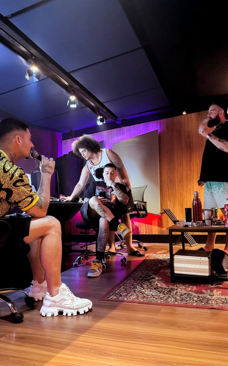 memoriasFR's tweet photo. Filipe Ret, Mãolee no Beat e Daniel Shadow https://t.co/CGFCe0HT7u