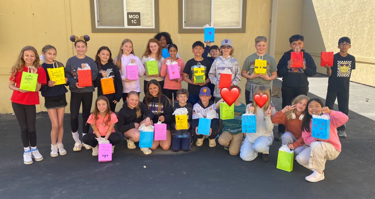 Signed, sealed and ready to deliver! Team Dryden is grateful for all the amazing women in our lives! Ready to celebrate over the weekend♥️ <a href="/RobertCS118/">Robert Crown School</a> #rcs118life #d118life #mothersdayweekend #theymakemesmile