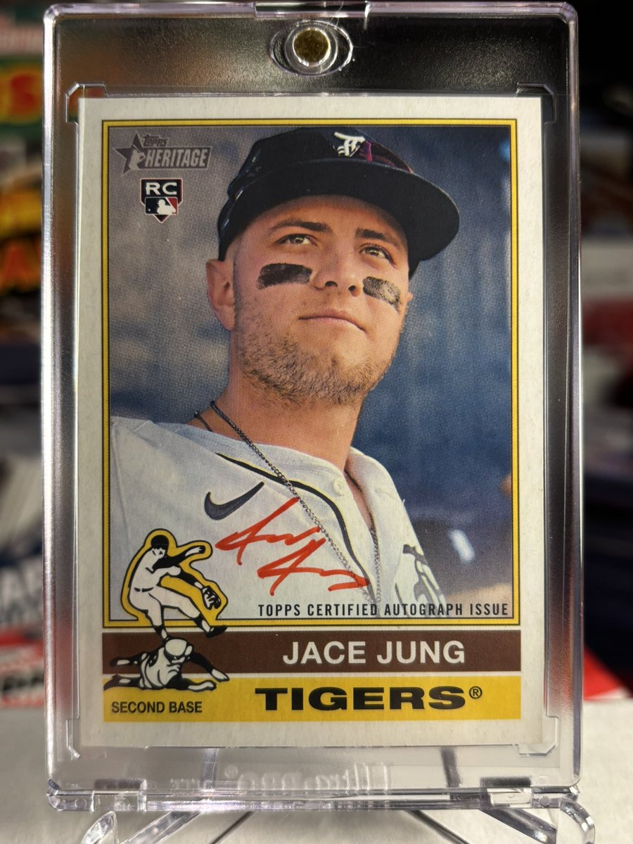 BreakKnight0's tweet photo. 💥BOOM💥2025 #Topps Heritage #PackPull #BigHit #PSA10 ⭐️⚾️JACE JUNG⚾️⭐️ AUTO SSP #'d 04/76 !! YESS !!
@tigers #JaceJung #Rookies #baseballcards #MLB @MLB https://t.co/rSbMJUp8Df