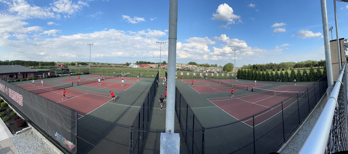 HT Boys Tennis extend their winning streak to 15 with a win over Kingsway. Go Hawks!