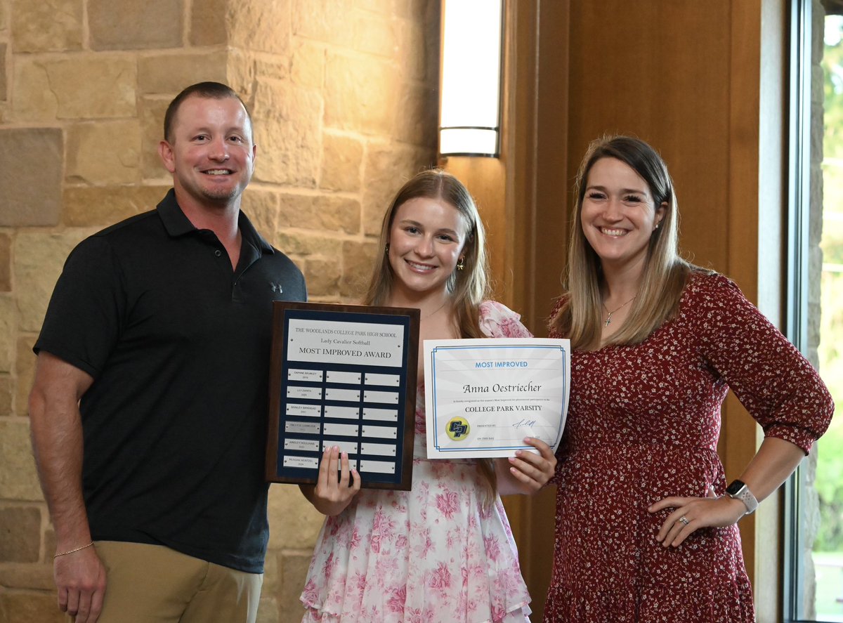 TWCPSoftball's tweet photo. Congrats to @AnnaOestriecher for receiving the Most Improved Award and @SadieSavageTKD for the Cavalier Diamond Award!!
#AwwwCP #ContinueTheClimb
@ConroeISDSports @TWCP_ATHLETICS @CollegeParkHS @CPSNFootball https://t.co/exkxf7oheZ