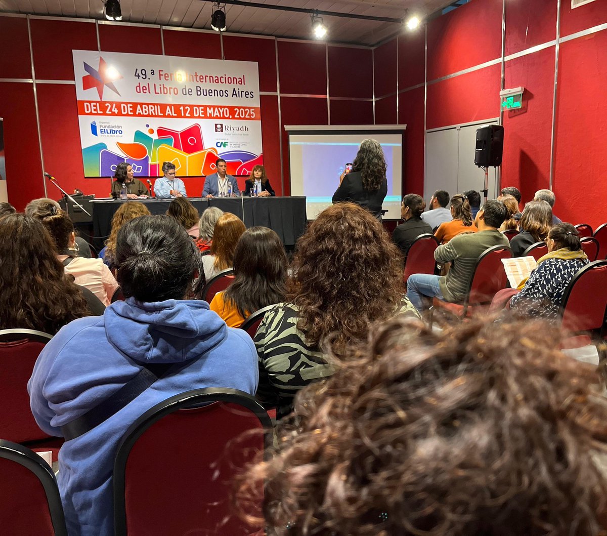 tanapasqualini's tweet photo. La cultura es un derecho y se cumple cuando hay un estado presente. 
Genera trabajo y moviliza la economía.

Este año la Feria Internacional del Libro Marcelo Martin Berbel va a ser de 10 días, desde el 12 al 21 de septiembre. 

El libro nos interpela y nos cambia #HitosDeGestión https://t.co/rO6uakC0eL