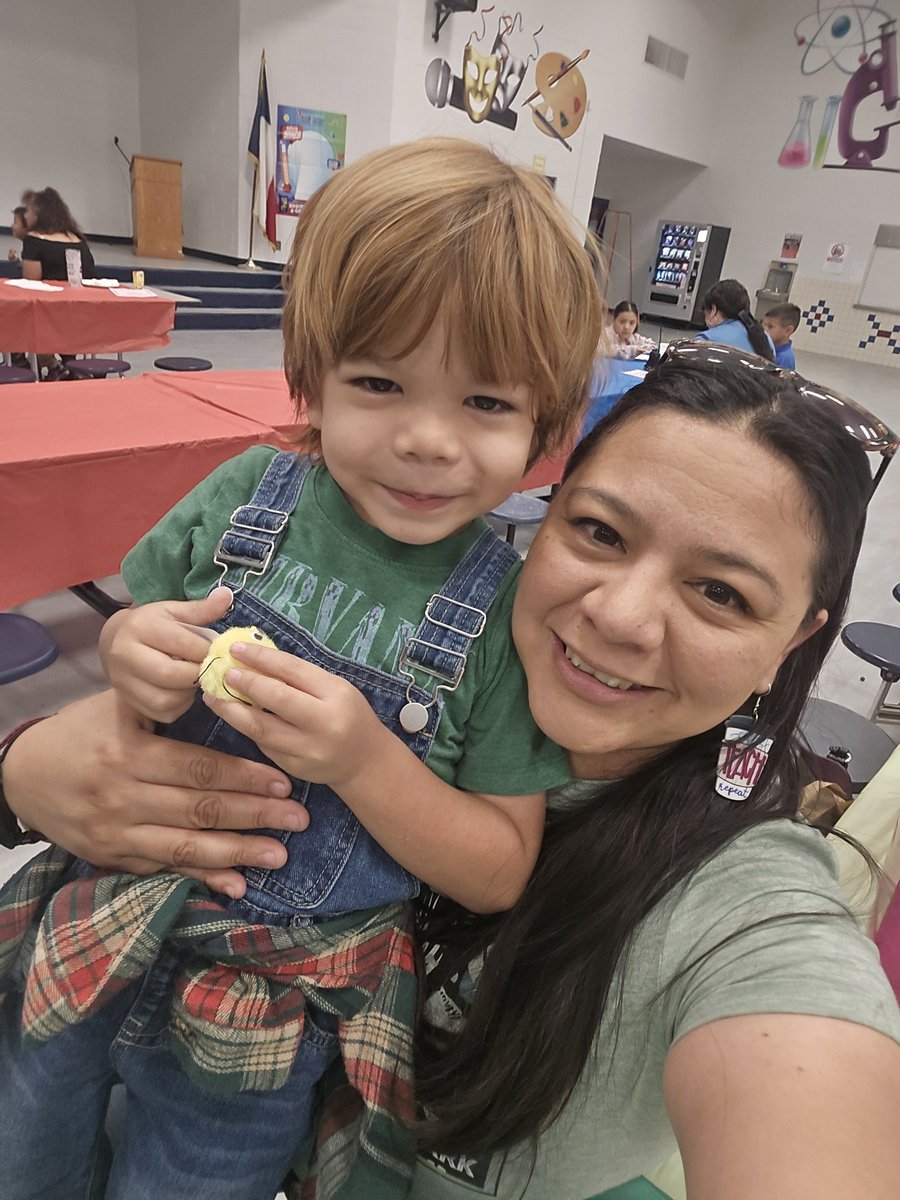 mromod_ART's tweet photo. Max was so happy this morning he said it was the best day ever! I am so thankful for this TK (Teacher Kid) breakfast! Thank you @Escontrias_SA and Escontrias Staff for providing this experience for our kiddos! #TeacherKid #TeacherAppreciationWeek #Bullpups https://t.co/HOUELGRz5f