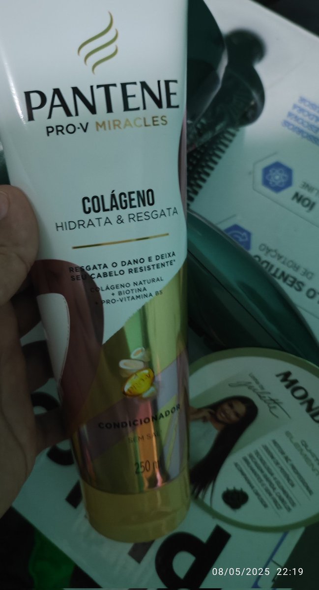 BlogAbonita's tweet photo. @paullyna_r @juliette Eu uso esse pantene colágeno, maravilhoso. 💞 @juliette @acessojuliette @PanteneBrasil https://t.co/v4YECMm6dV