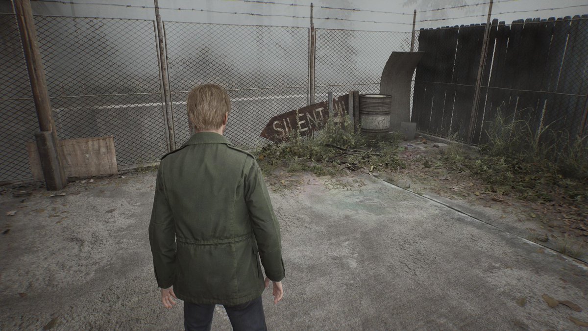 negxn7's tweet image. Aproveché una oferta en la #psnstore y compré el #SilentHill2Remake apenas lo probé para ver qué tal. Esos escenarios fotorealistas están de 10. El audio con audífonos es un 10 también. Y si, James se mueve como si fuese 2007!