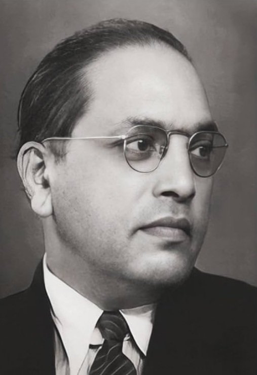 बाबा साहेब डाॅ बी आर अम्बेडकर को पढ़ना-समझना ज्ञान के आकाश में विचरने जैसा है! क्या गजब की प्रतिभा और दूरदृष्टि-स्पन्नता है! 2004-05 में बाबा साहेब के साहित्य से सघन-संपर्क न हुआ होता तो शायद समाज और सियासत की पारम्परिक किताबी-समझ से मुक्त नहीं हो पाता! 
चित्र सौजन्य:सोशल मीडिया