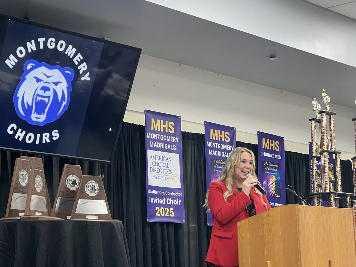 TroyCollavo's tweet image. Final banquet for MHS director Mrs. Orr. Thank you for everything. You definitely left your mark. We will miss your passion and direction. @MONTGOMERYCHOIR