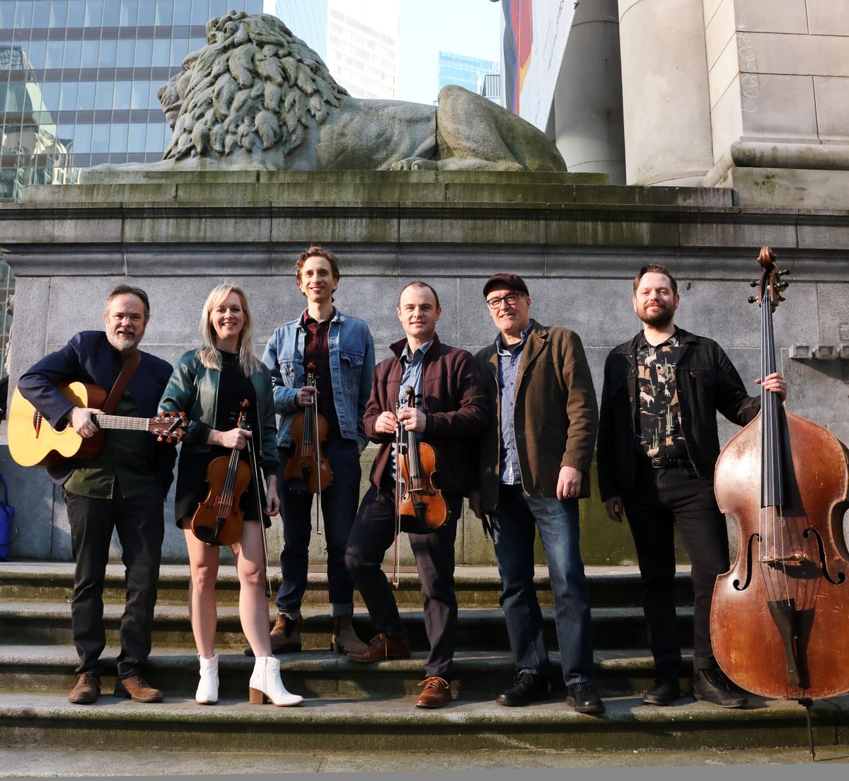 West Coast folk band Collage Trad is bringing their unique blend of fiddling influences to the Big Tent June 21 - their first time at ScotFestBC. Let’s be sure to give them a big welcome. 

scotfestbc.com/music-entertai…

#ScotFestBC #fiddlemusic #CollageTrad