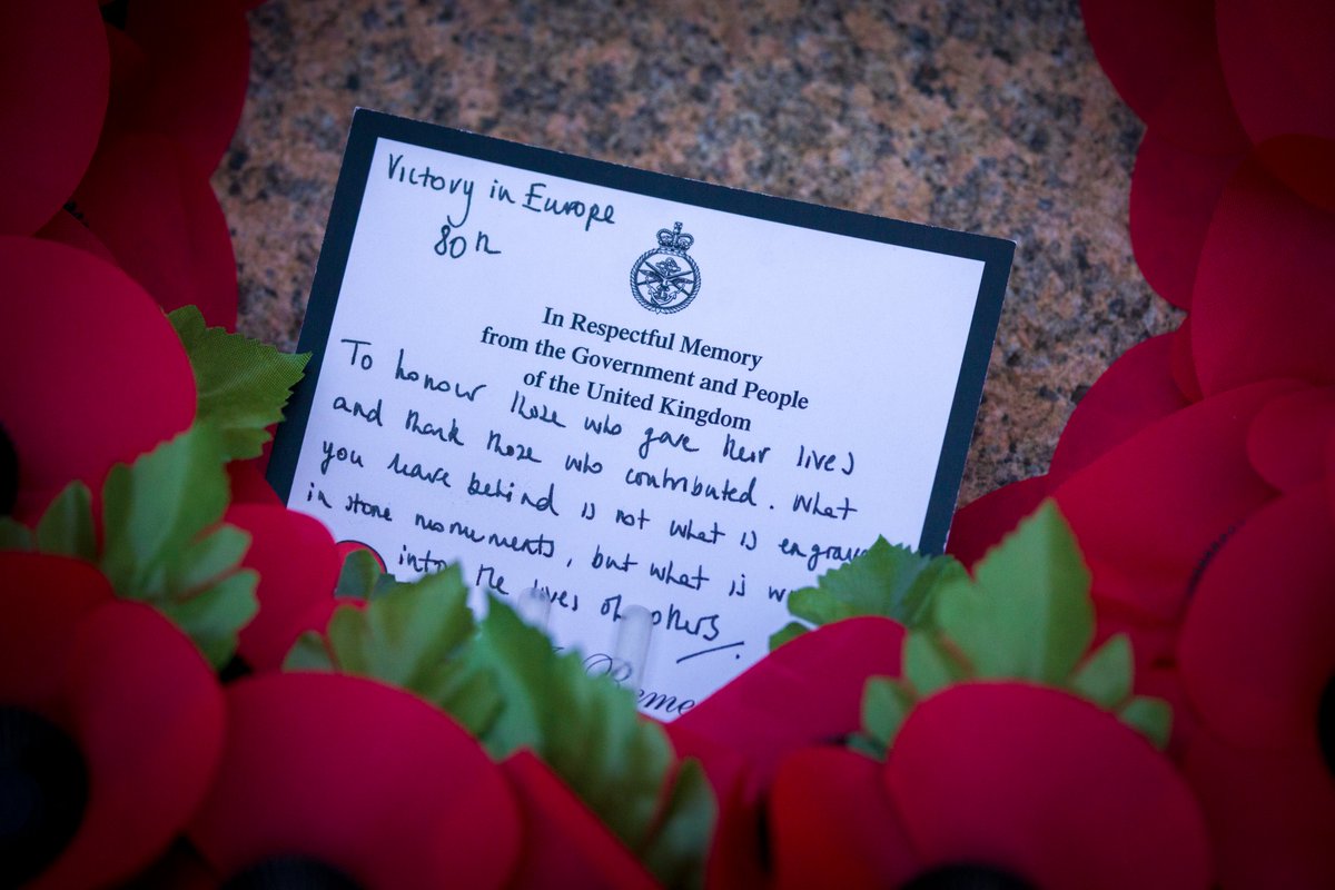ukinaustralia's tweet photo. Deputy High Commissioner @NickCrouch7 and Brigadier Nigel Best, on behalf of the UK in Australia team, honoured the bravery of a generation alongside the Governor General at the @AWMemorial.

#VEDay80 https://t.co/1y5mBTAc7h