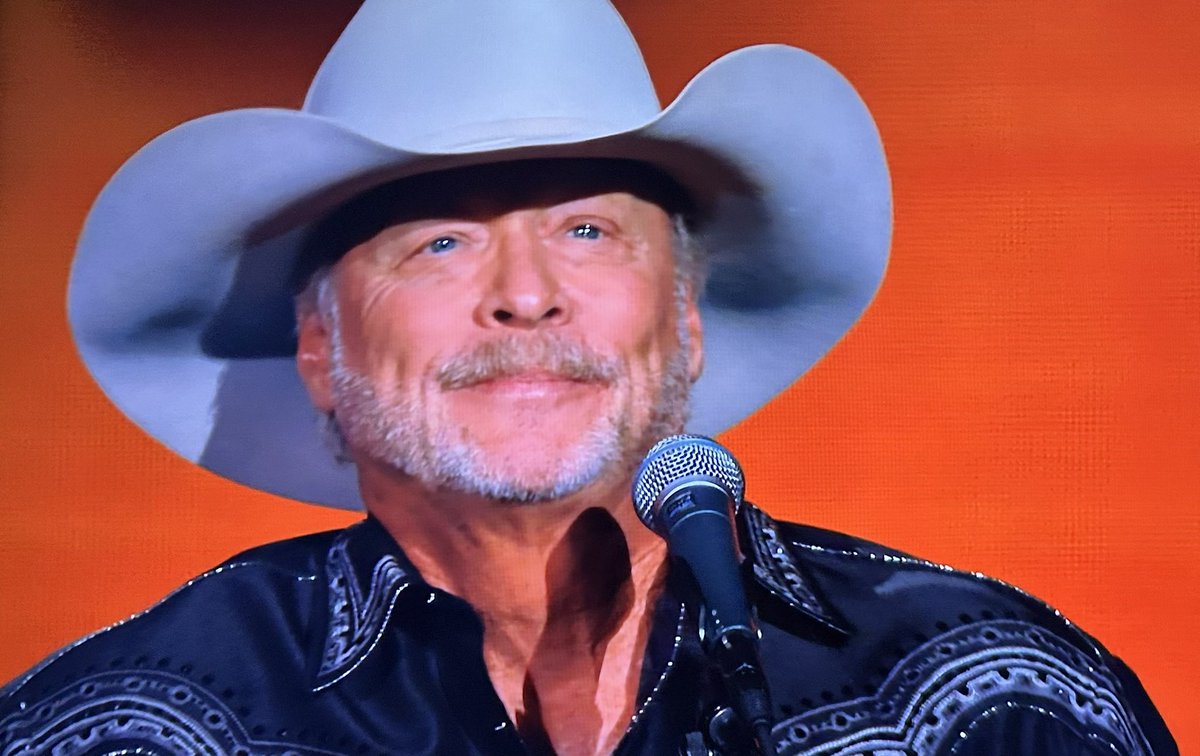 we don’t deserve you, <a href="/OfficialJackson/">Alan Jackson</a> 😭

#ACMawards