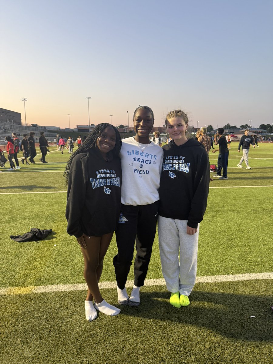 Varsity Conference!
<a href="/LadyJaysTF/">LHS Girls Track & Field</a> Open 200
Amari Morrison-Conference CHAMP🥇
Harper Grosdidier-2nd Place🥈PR
Destinee Caldwell-PR