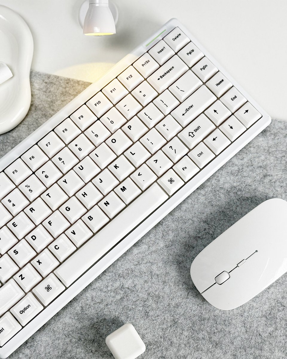 CerakeyOfficial's tweet photo. Zen75 | Smooth Touch for a Mindful Typing Experience 

Every press on Zen75 is a step towards serenity.😌 🧘‍♀️

#cerakey #zen75 https://t.co/BVps2y8oO7