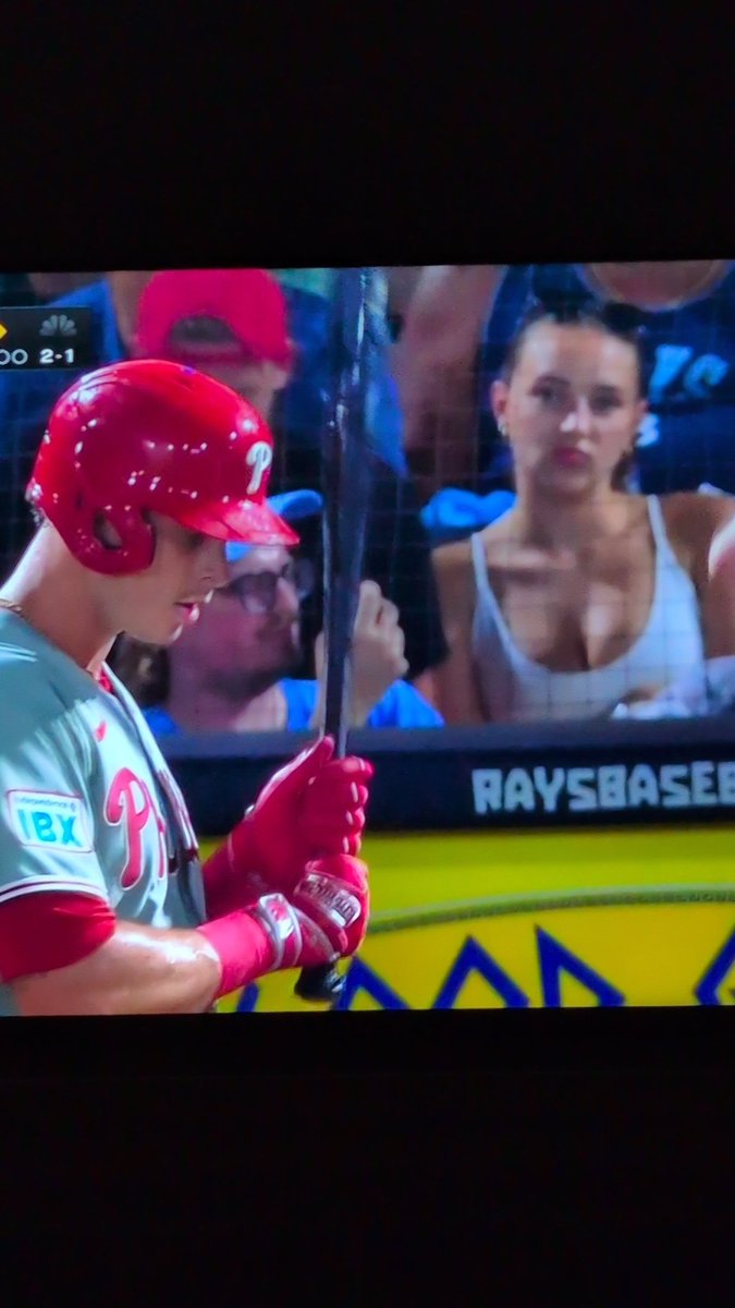 I80SportsBlog's tweet image. Can&apos;t figure out why Pete Fairbaggs er Fairbanks is struggling in the 9th v #Phillies 

@MLBNetwork