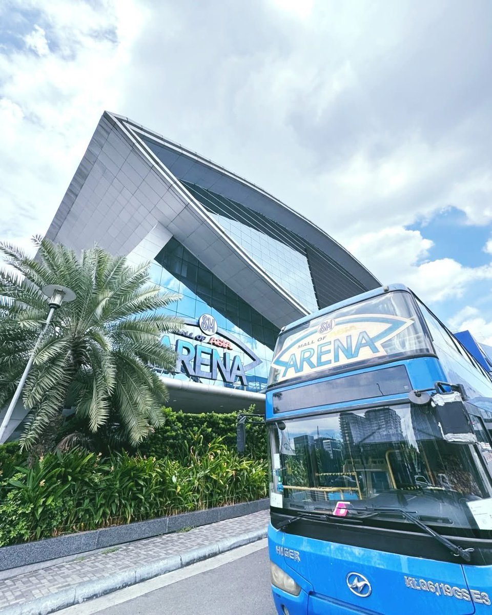 kokei_takafumi's tweet image. 【#Ado 】
WORLD TOUR 2025 “Hibana”
Manila•SM Mall of Asia Arena

I am Ado’s band master and guitarist and in charge of sound produce in her concert.

It’s been 10 years since I last came to the Manila. This was my second time here, and just like before, I was struck by how kind