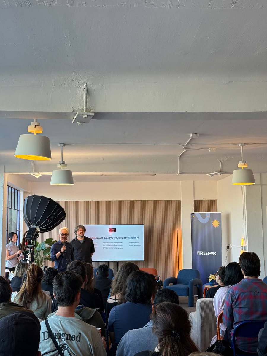 TechstarsSWSF's tweet image. 🚀 We’re live! AI × UX: The Future of Design - AIxUX Techstars ‍Startup Weekend San Francisco AI and @StratMindsVC  at @freepik .

The brightest minds in AI and design are here, and the connections are flowing.