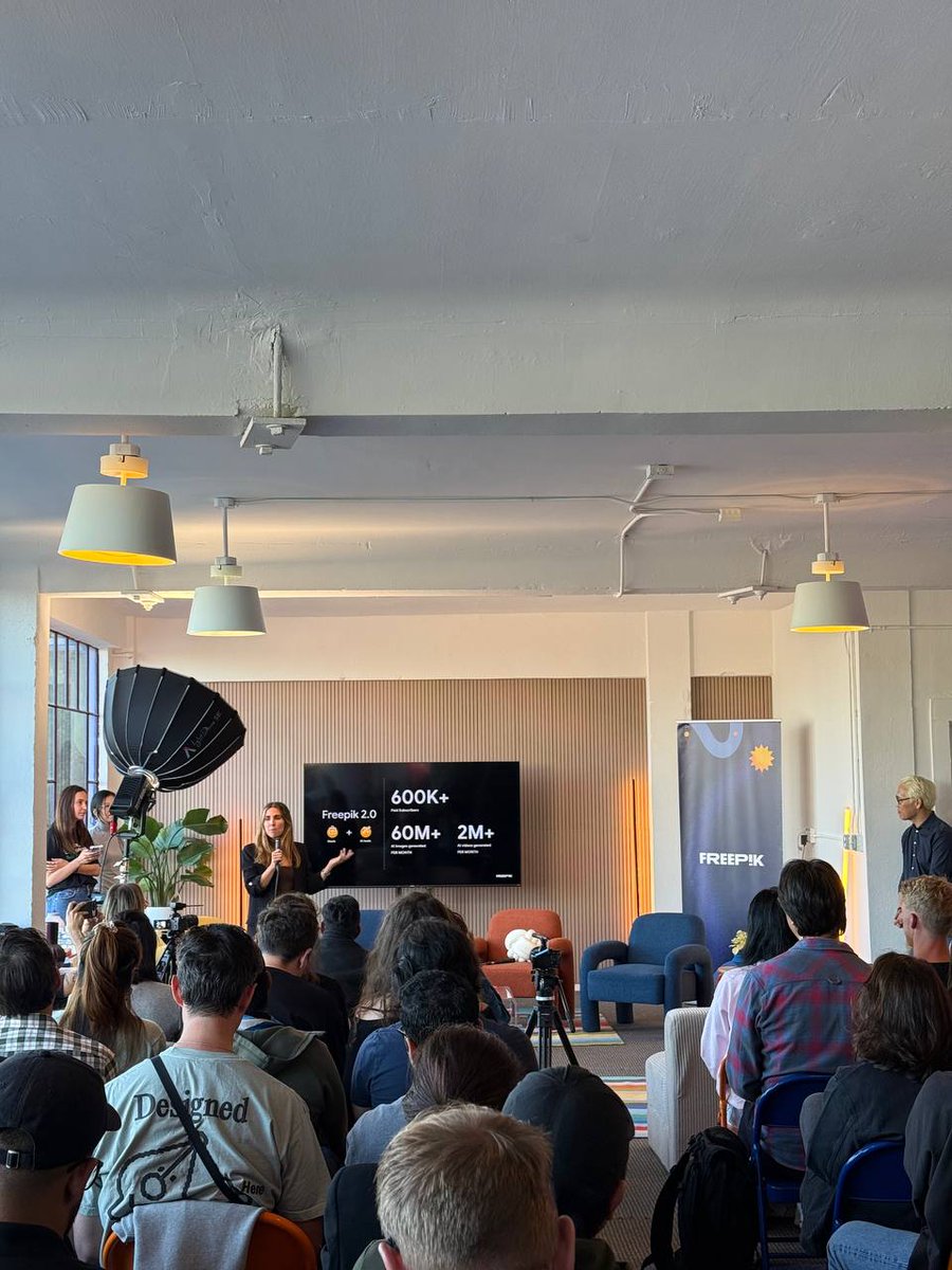 TechstarsSWSF's tweet image. 🚀 We’re live! AI × UX: The Future of Design - AIxUX Techstars ‍Startup Weekend San Francisco AI and @StratMindsVC  at @freepik .

The brightest minds in AI and design are here, and the connections are flowing.