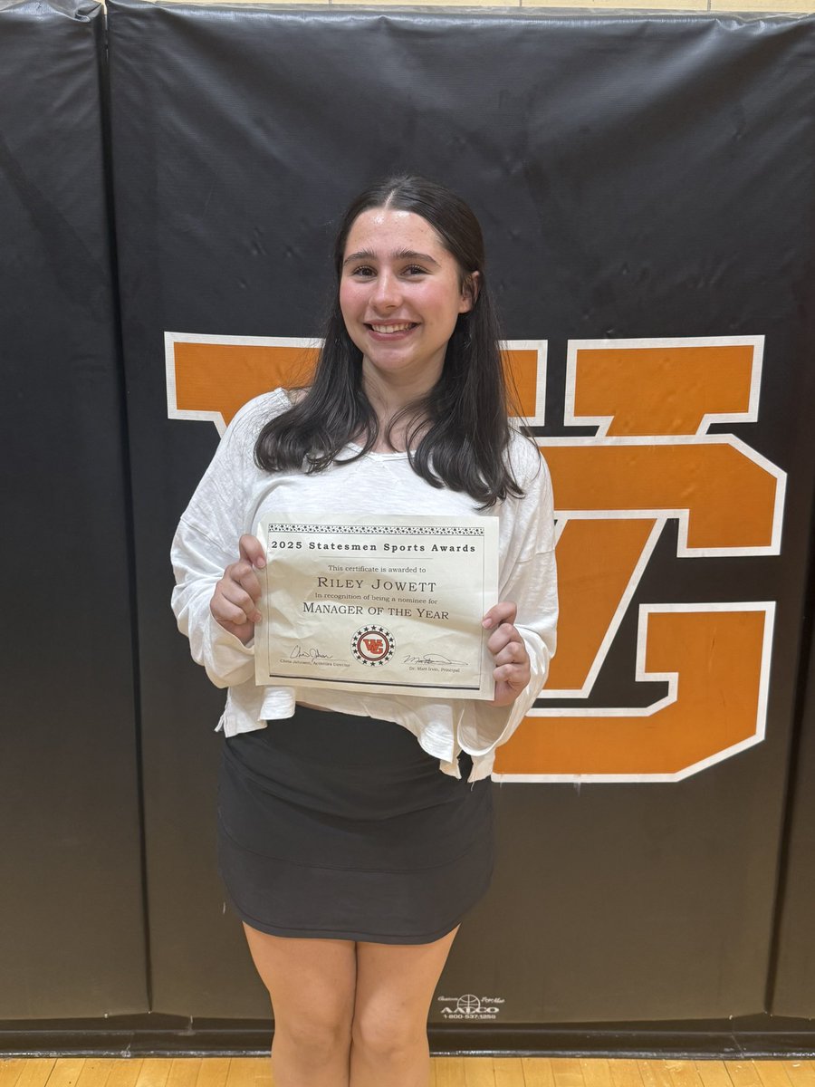Girls b-ball cleaned up 🧹 @ the Statesmen Sports Awards. Congrats to these girls &amp; all their accomplishments: Scholar athlete ✅ Statesman elite ✅ 
MSHSAA award✅ Post Dispatch scholar athlete ✅Statesmen spirit award ✅ <a href="/statesmensports/">WGHS Athletics</a>
