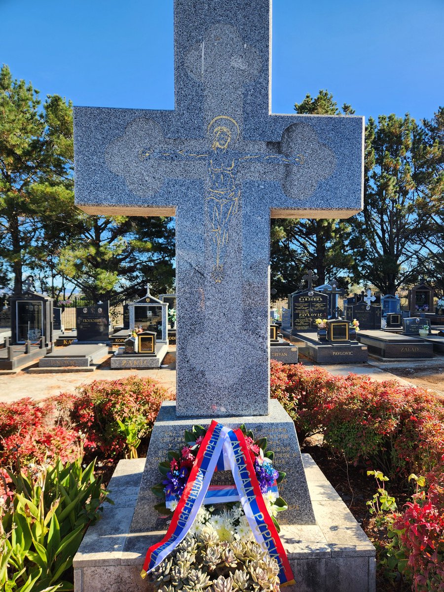 SRBinAustralia's tweet image. The Victory Day against fascism and nazism has always been commemorated in #Serbia. On that occasion, Ambassador 🇷🇸 in🇦🇺 laid a wreath at the memorial near Canberra, honouring the Serbian victims. Lest we forget!
Поводом 9. маја, Дана победе, амбасадор @SRBinAustralia Раде…