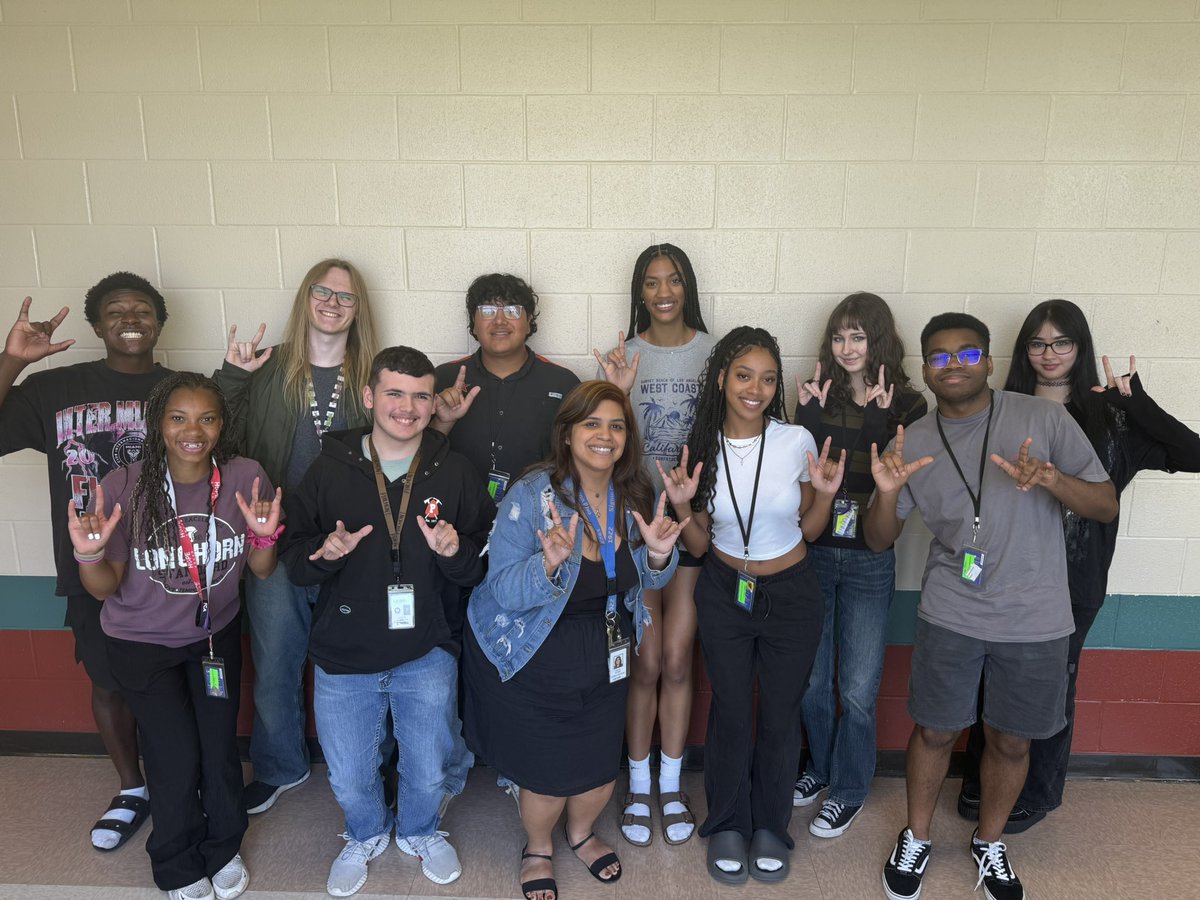 I don’t have favorites but these seniors hold a special place in my heart. I promised myself I wouldn’t cry but today being our last day together is hitting me. They’re going on to be some of the greatest humans and will undoubtedly leave their marks on the world. 🤟🏾

#WeAreGR