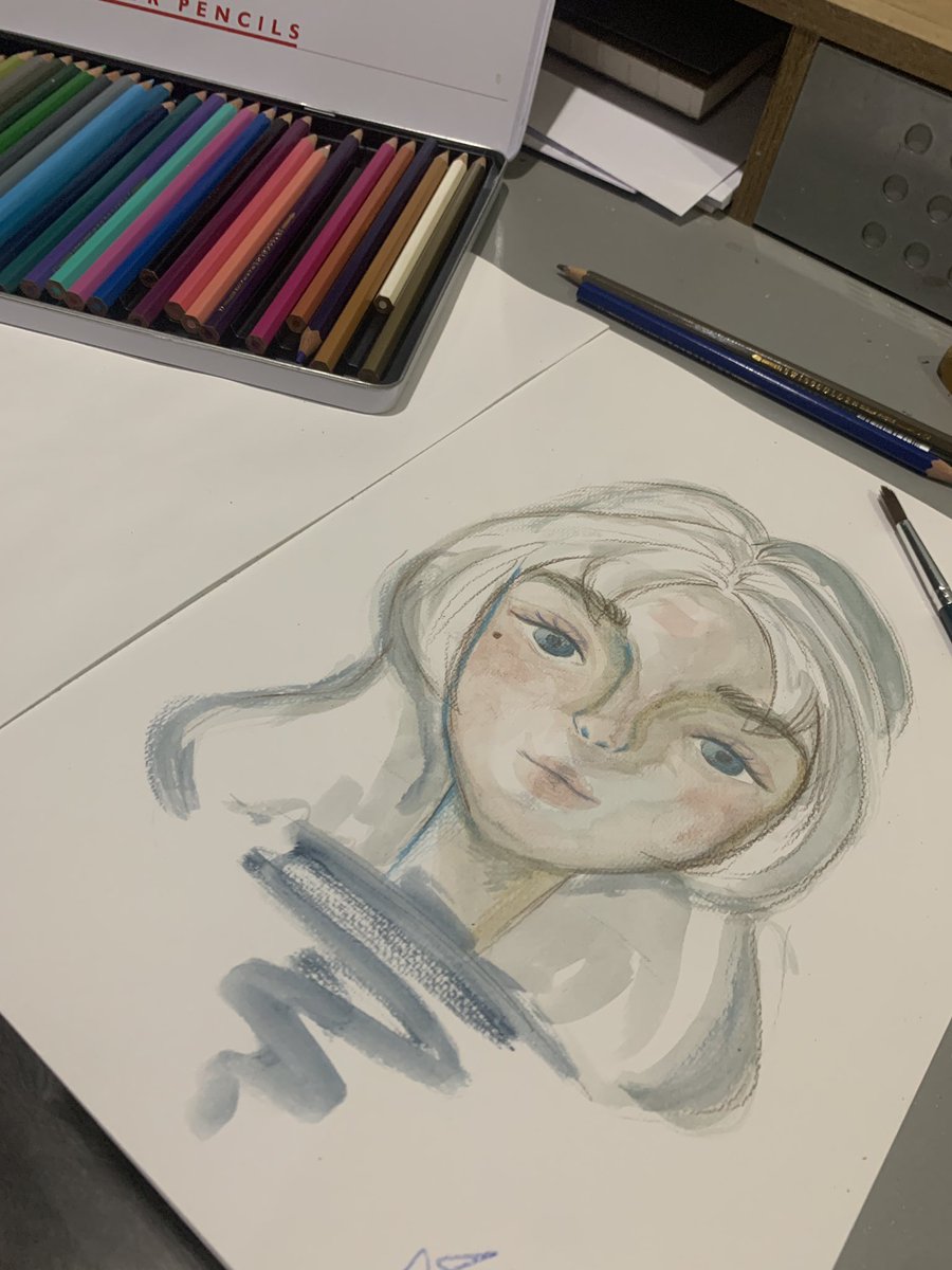 Gm!
Today i woke up quite early to paint😊
Its been a long time since i paint with watercolor😅