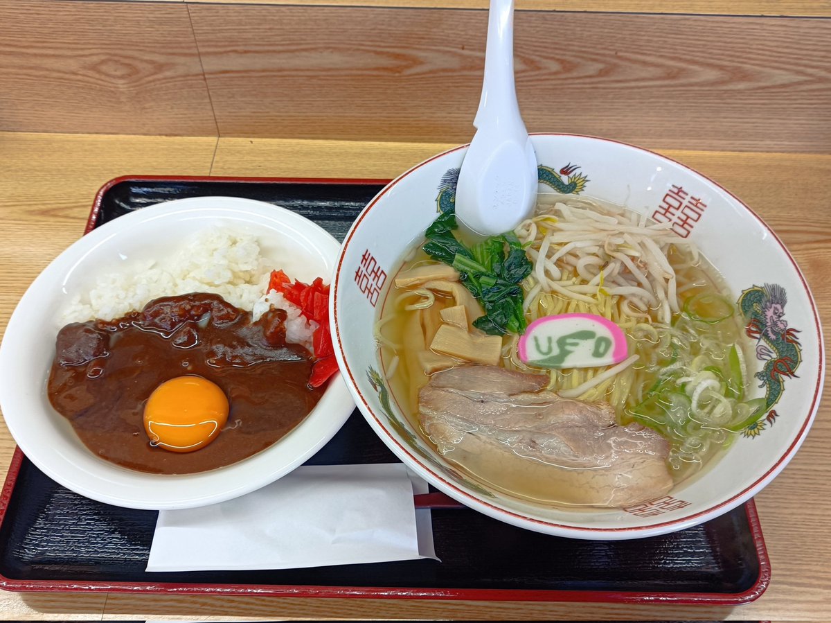 akihiroactor's tweet photo. ラーメンカレーセット麺大盛
生玉子トッピング

八幡のすしべん

#ラーメン
#カレー
#生玉子
#UFO
#ufoかまぼこ 
#すしべん 
#石川県 https://t.co/09CVvinRv7