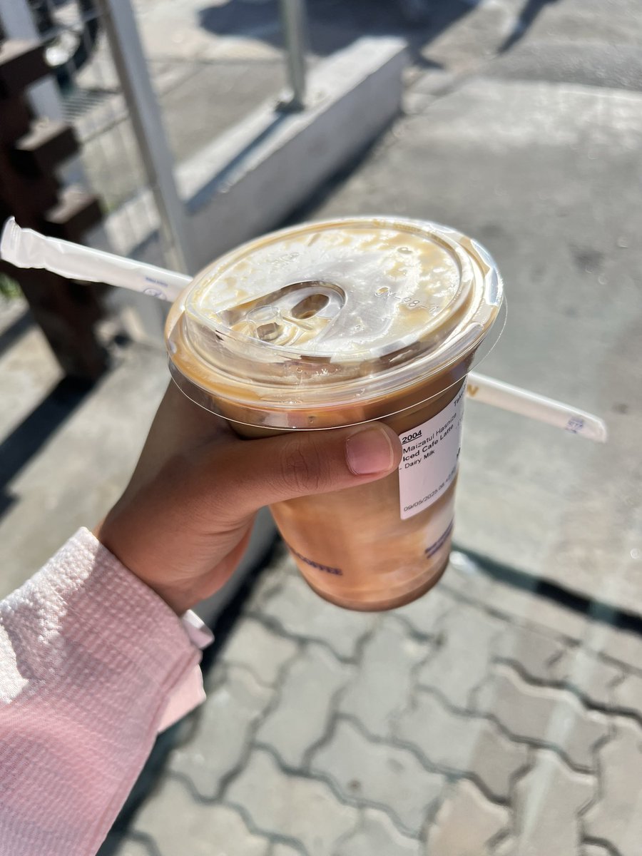 Barista tu cakap terima kasih walaupun dia sangat sibuk pun dah boleh buat hati kita senang. ❤️❤️