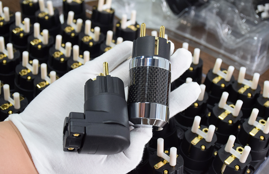 Rasantekaudio's tweet image. 📷 Daily Delivery 📷
Today’s share:
📷 Gold-Plated Carbon Fiber Audio Power Plug
📷 Right-Angle ABS Power Plug
Know More: rasantekaudio.com/audio-connecto…
#RASANTEK #powerplug #hifi #highend #audiophile #audio