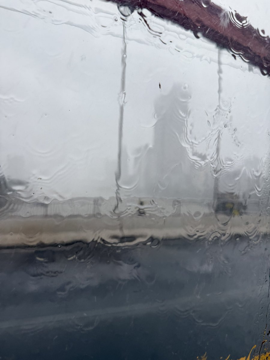 Terry_Nung's tweet photo. 駛唔駛咁大雨呀 https://t.co/1keUjTjFXJ