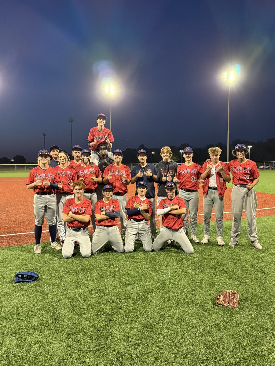 MAJOR SHOUTOUT! 

Our D-Team swept SME tonight to wrap up its season at 16-4! 

Coach Sap got a Gatorade bath as he and his boys finished the year on a 12 game winning streak. 

Way to go Eagles! 

<a href="/JasonHermanON/">Jason Herman</a> <a href="/ADPriceON/">Josh Price, CAA</a>