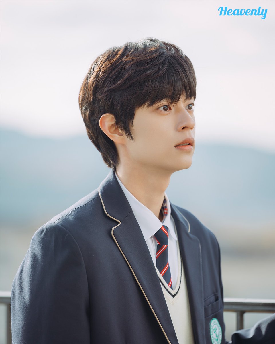 heavenly_pick's tweet image. 🚨헤븐리 신작 🚨
【무언가 잘못되었다】

첫사랑은 이뤄지지 않는다고 누가 말했죠?
아마 이 아름다운 스틸컷을 보지 못한 사람이었을 것 👍

&amp;lt;무언가 잘못되었다&amp;gt; 지금 헤븐리에서 전편 공개중!
🔗s.amond.cc/h5CUwd

#무언가잘못되었다 #SomethingIsNotRight #최민호 #정제현 #지민서