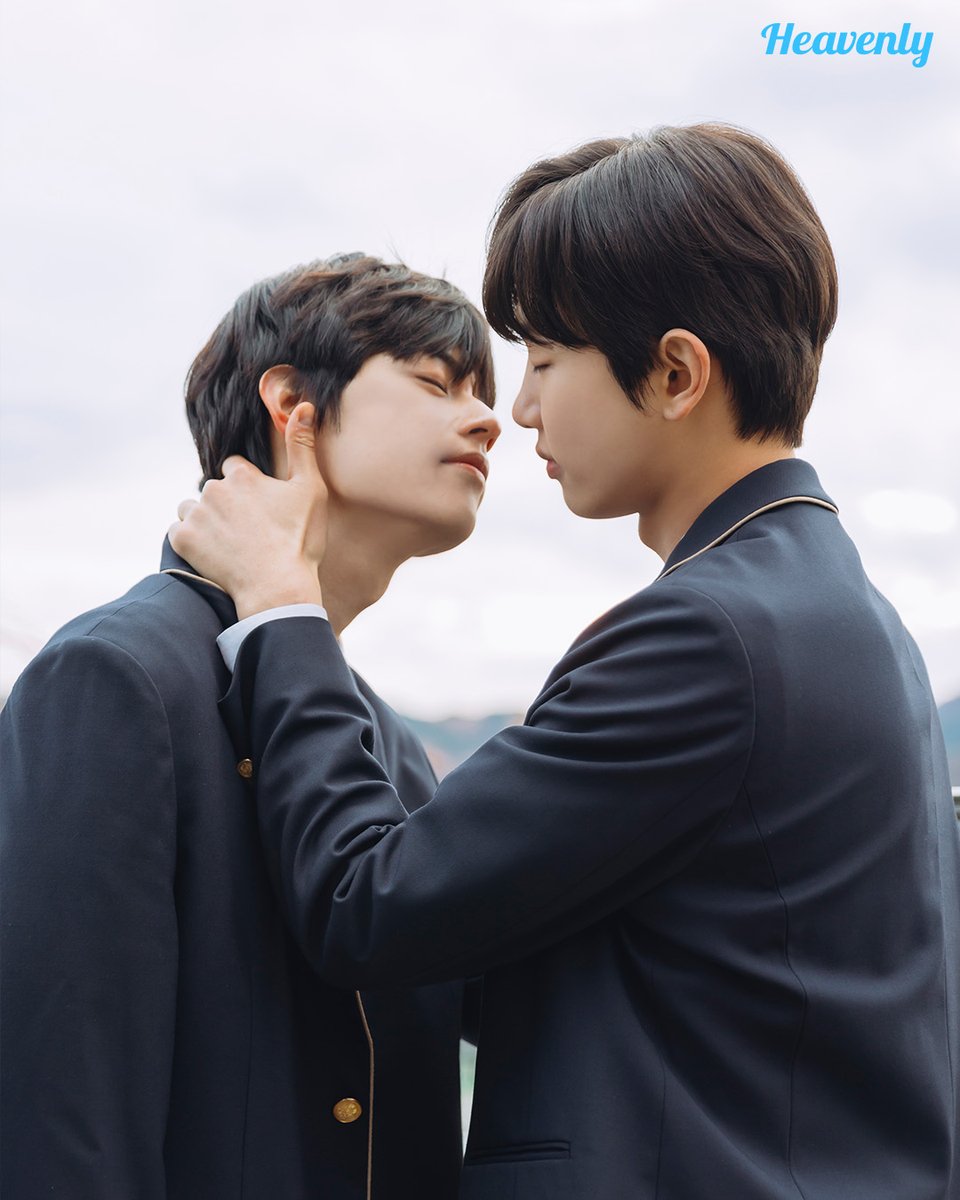 heavenly_pick's tweet image. 🚨헤븐리 신작 🚨
【무언가 잘못되었다】

첫사랑은 이뤄지지 않는다고 누가 말했죠?
아마 이 아름다운 스틸컷을 보지 못한 사람이었을 것 👍

&amp;lt;무언가 잘못되었다&amp;gt; 지금 헤븐리에서 전편 공개중!
🔗s.amond.cc/h5CUwd

#무언가잘못되었다 #SomethingIsNotRight #최민호 #정제현 #지민서