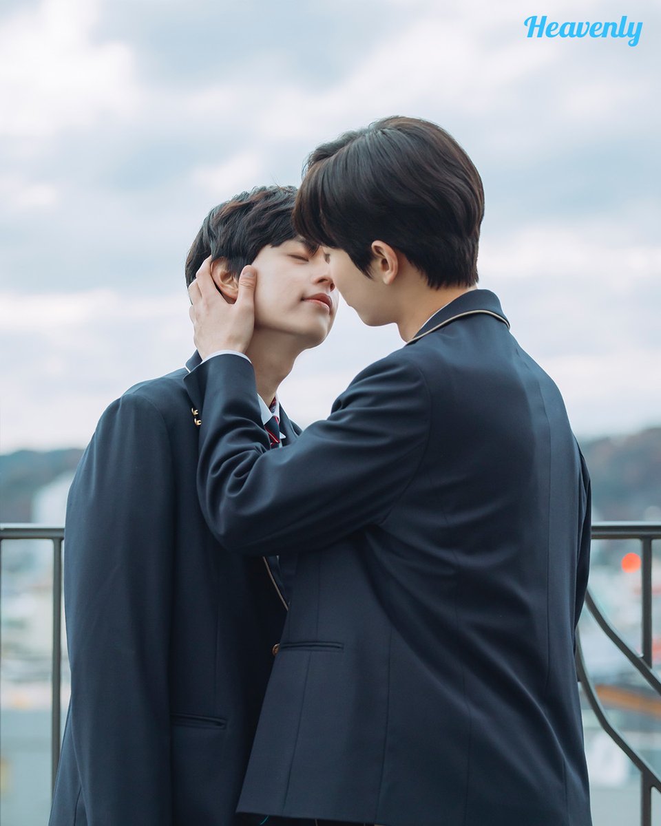 heavenly_pick's tweet image. 🚨헤븐리 신작 🚨
【무언가 잘못되었다】

첫사랑은 이뤄지지 않는다고 누가 말했죠?
아마 이 아름다운 스틸컷을 보지 못한 사람이었을 것 👍

&amp;lt;무언가 잘못되었다&amp;gt; 지금 헤븐리에서 전편 공개중!
🔗s.amond.cc/h5CUwd

#무언가잘못되었다 #SomethingIsNotRight #최민호 #정제현 #지민서