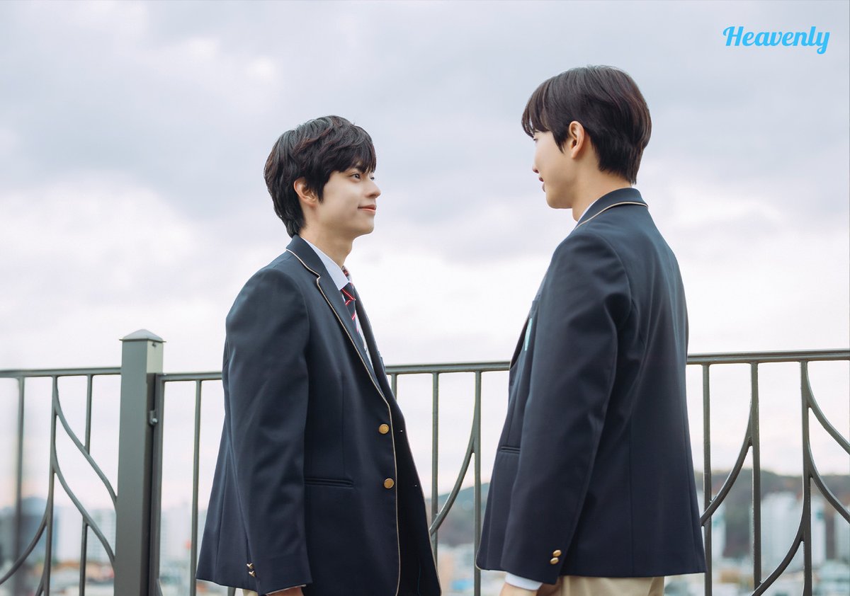 heavenly_pick's tweet image. 🚨헤븐리 신작 🚨
【무언가 잘못되었다】

첫사랑은 이뤄지지 않는다고 누가 말했죠?
아마 이 아름다운 스틸컷을 보지 못한 사람이었을 것 👍

&amp;lt;무언가 잘못되었다&amp;gt; 지금 헤븐리에서 전편 공개중!
🔗s.amond.cc/h5CUwd

#무언가잘못되었다 #SomethingIsNotRight #최민호 #정제현 #지민서