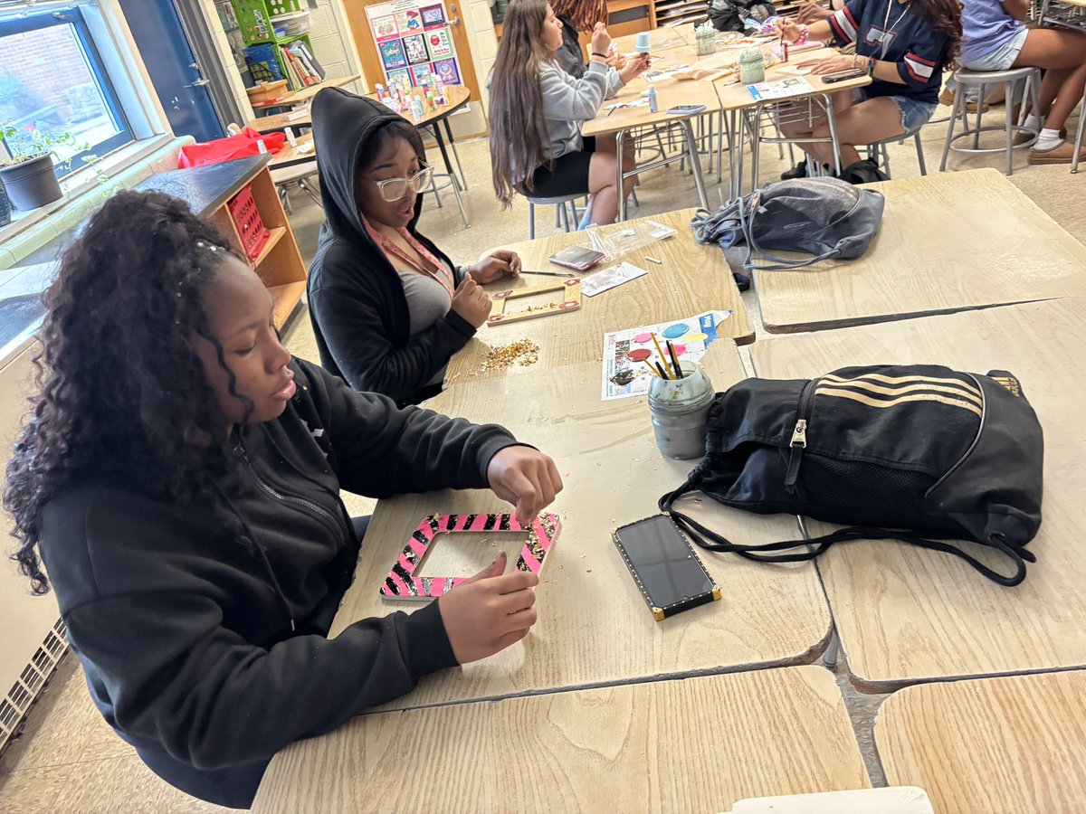 Mrs. Jakubowski (@mrsjakubowski3) on Twitter photo Is there anything our talented Ladies of Legacy can’t do? They dance, sing, paint, volunteer, support each other, and get good grades. Sponsoring them with Mrs. Bull has been the best! <a href="/Catonsville_MS/">Catonsville Middle School</a> Is there anything our talented Ladies of Legacy can’t do? They dance, sing, paint, volunteer, support each other, and get good grades. Sponsoring them with Mrs. Bull has been the best! <a href="/Catonsville_MS/">Catonsville Middle School</a>