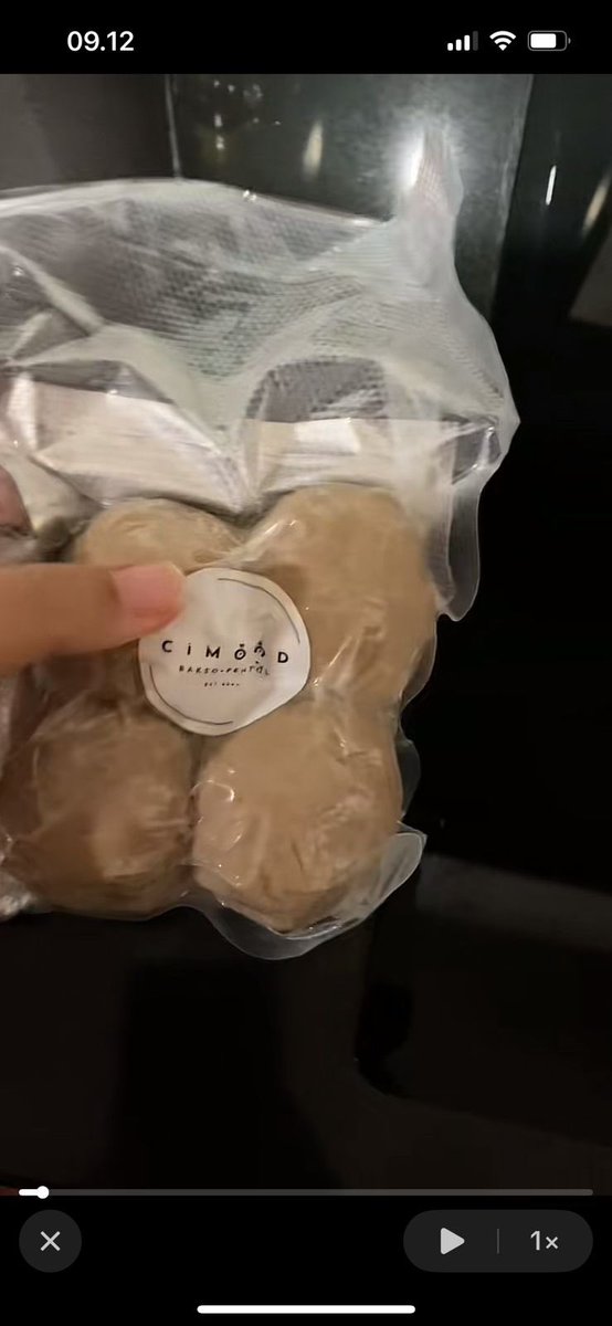 syfdibaa's tweet photo. WTS want to sell Bakso baso cimood cimod lokasi bogor - parung yang mau boleh chat ke no +62 857-2249-0084 
#zonauang #wts https://t.co/OCSJLg5t44
