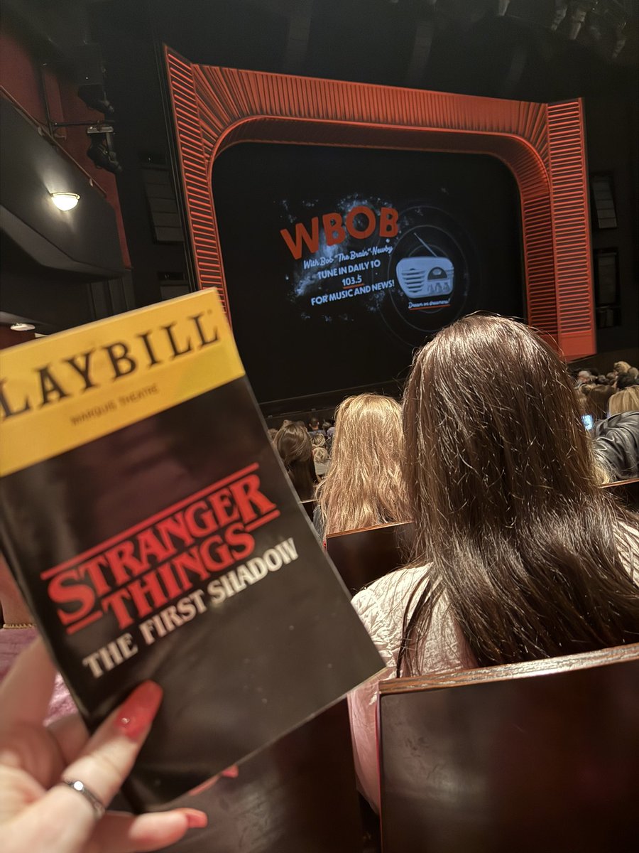 braleybray's tweet photo. If you are a fan of @Stranger_Things I highly recommend @STonBroadway absolutely amazing show! Great story, great acting, and the special effects were amazing!! https://t.co/oXMikctskj