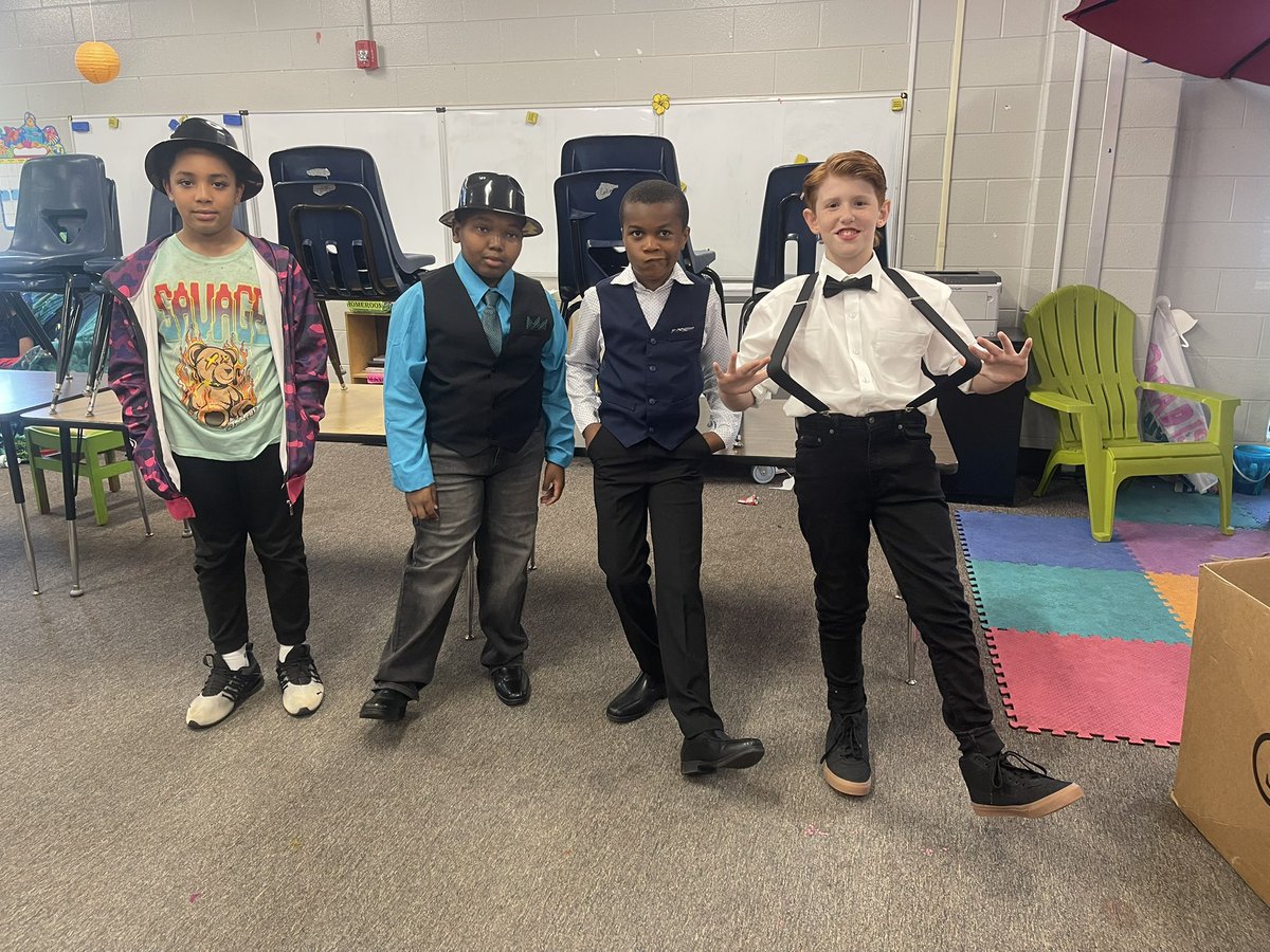 My children are so amazing! I love them so much! Tonight's Exhibition Night was great! The 5th graders went back to the Roaring 20s! Amazing! <a href="/CobbSchools/">Cobb County Schools</a> <a href="/CobbSocStudies/">Cobb Social Studies</a> My students are my heart! 🩷🩷