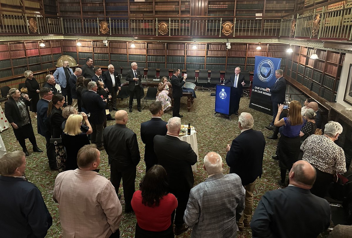 🌾 Country Mayors hit the City! 🏛️

What a fantastic evening hosting the Country Mayors Association of NSW in the Parliament’s Jubilee Room last night!

We deeply appreciate the responsibility each Mayor carries on behalf of their communities 👏