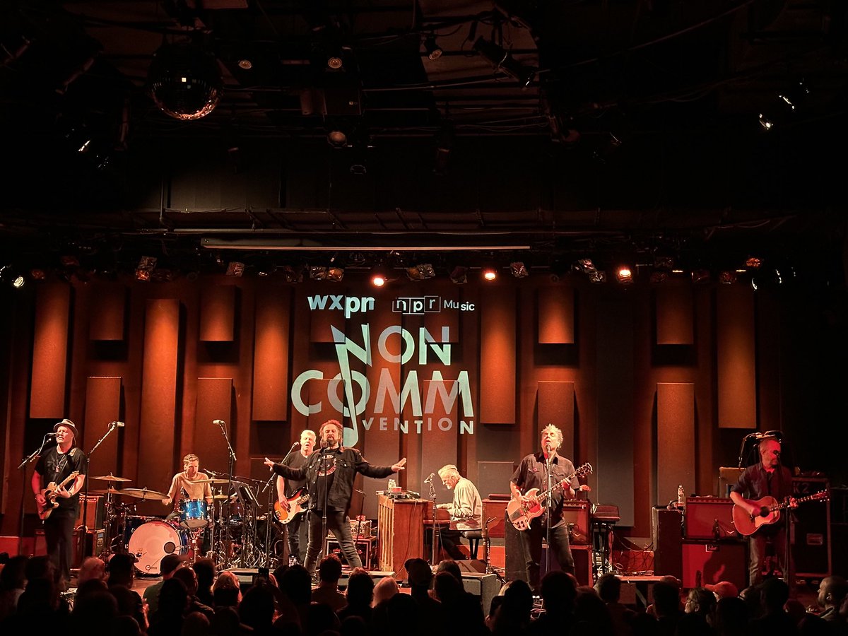 JosephCauffiel's tweet image. @CountingCrows  at #noncomm