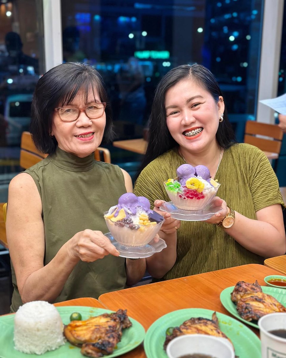 MangInasalPH's tweet photo. Unli-Love for the queen of the family! πΈπ»π
Treat her to her favorite meals, then top it off with an Extra Creamy Halo-Halo and a FREE scoop of ice cream! Make this #MomInasalDay extra special!
#ILoveMangInasalππ https://t.co/3A2z1Dy5pM