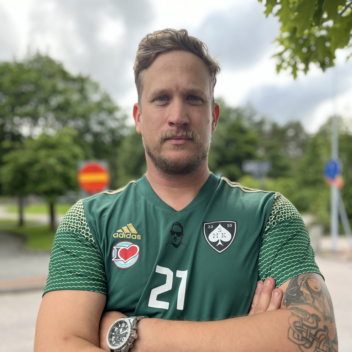 STEFAN 40 ÅR!

Idag säger vi ett stort grattis på 40-årsdagen till Stefan Näsström. 

Hoppas du får en kanondag med nära och kära!

#stefan40år