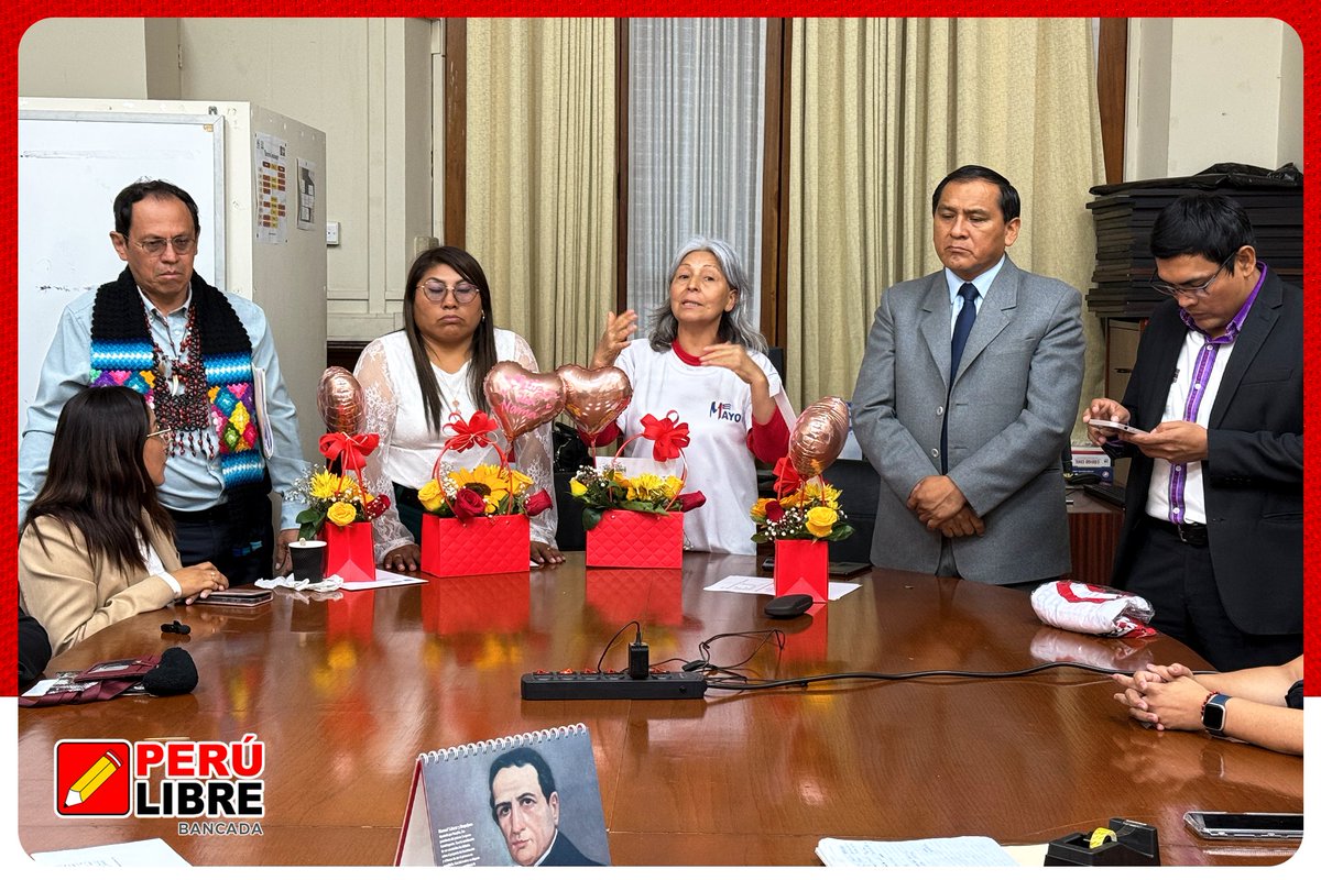 Hoy en nuestra bancada, la "bancada de los trabajadores", nuestros congresistas recibieron a representantes de los trabajadores de los diferentes programas que el Gobierno quiere cerrar, quienes solicitaron el respaldo de Perú Libre, ante esta afrenta a sus derechos laborales.✊